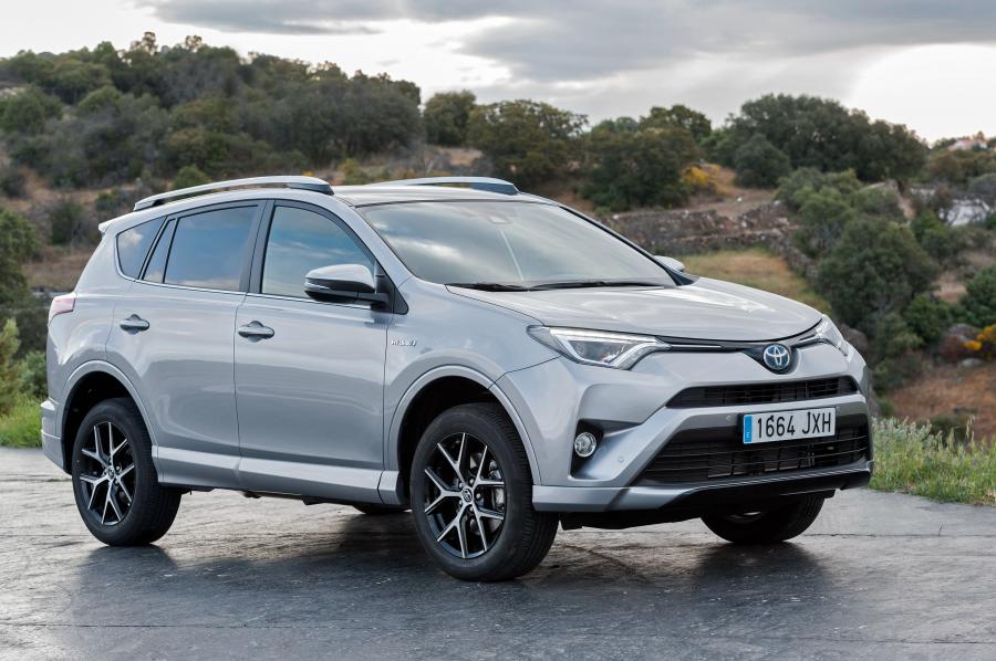 Toyota RAV4 Hybrid Feel! 2017 года  (фото 3 из 16)